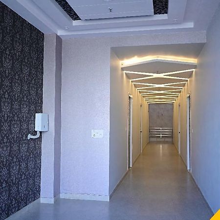 Hotel Kapson Palace Bareli Kültér fotó