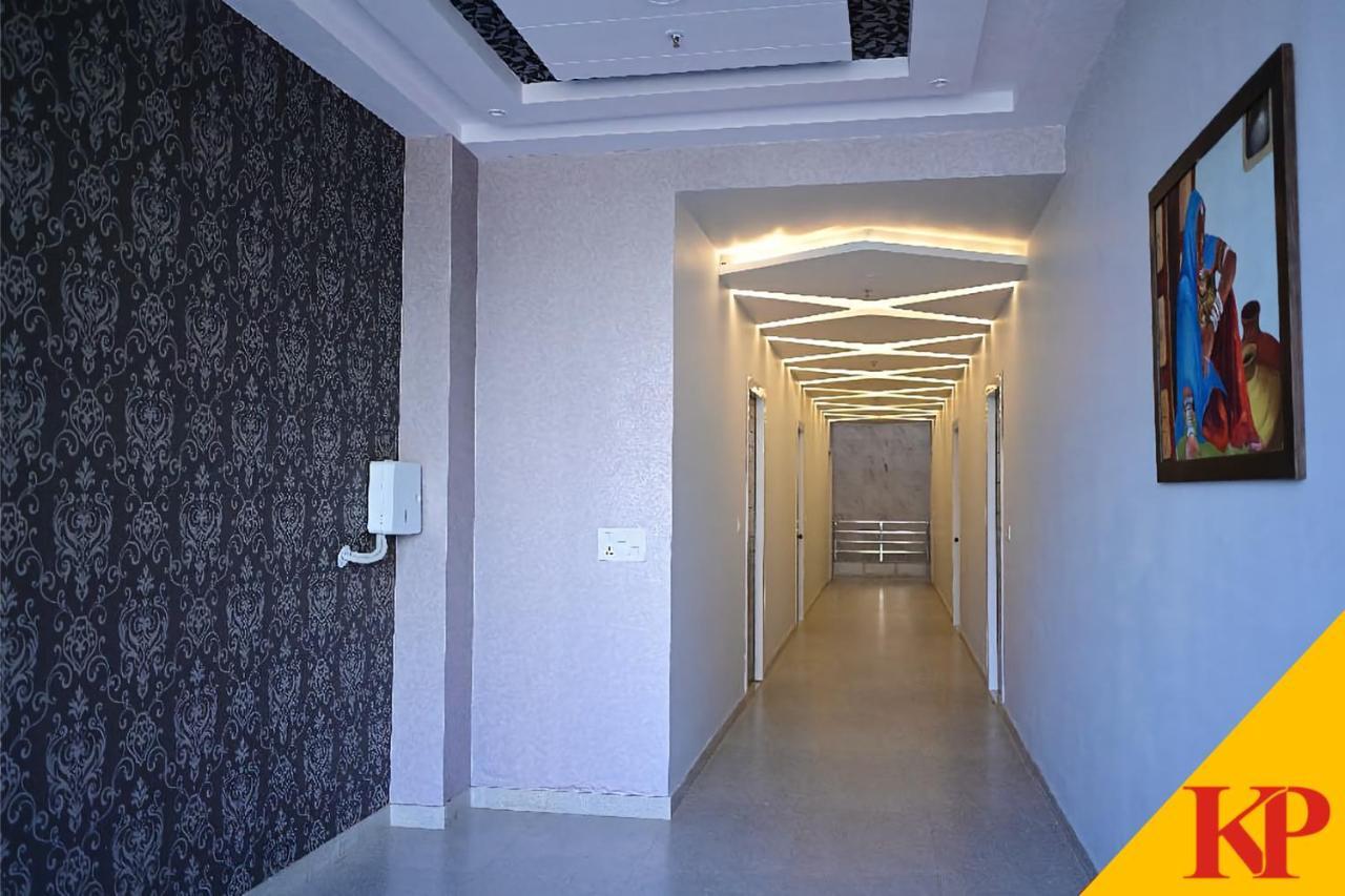 Hotel Kapson Palace Bareli Kültér fotó